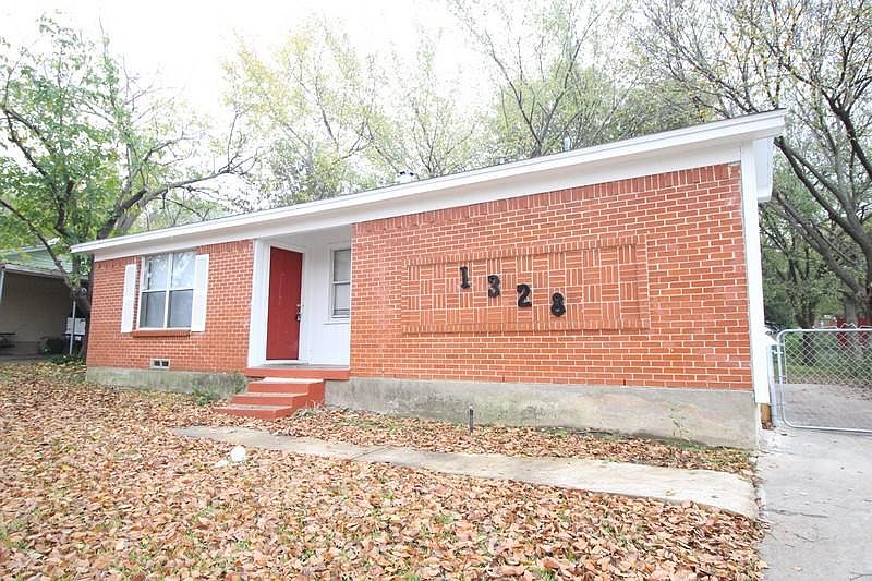 1st image of 1328 Woodcrest Dr