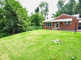 665 Crescent Blvd, Crescent, PA 15046