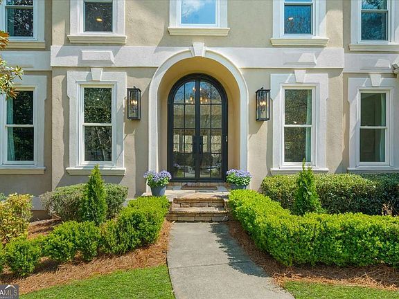 3rd image of 115 Valley Summit Ct