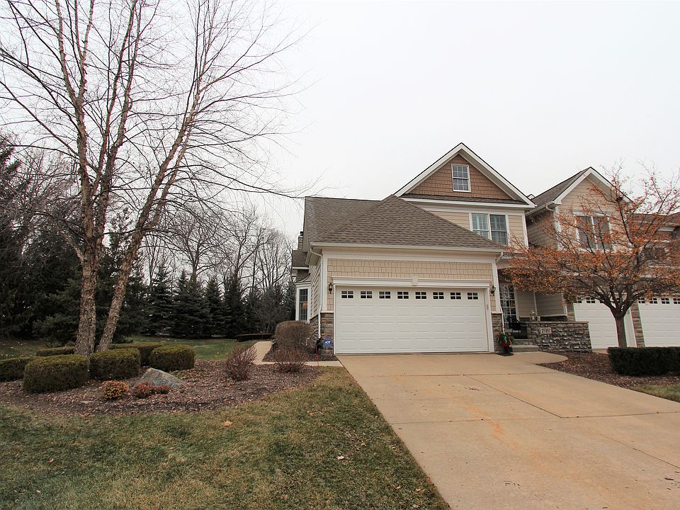 1st image of 25997 Island Lake Dr #1