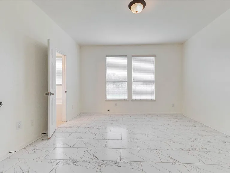7434 Jacobs Well Dr — Photo 19