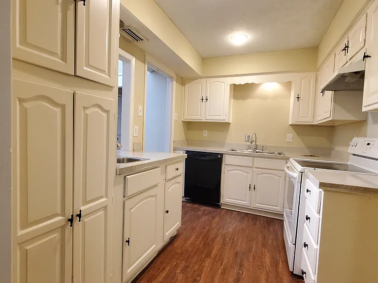 12735 Burninglog Ln — Photo 9