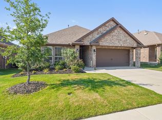 932 Lawndale St, Celina, TX 75009