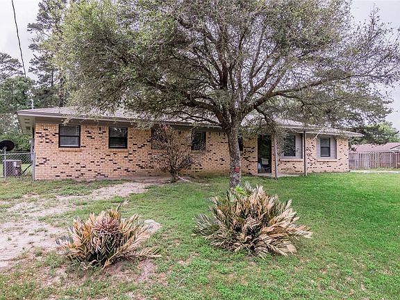 2nd image of 2983 Mimosa Ln