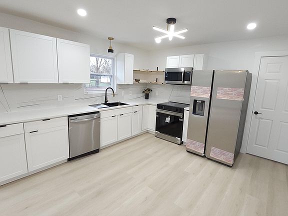 2nd image of 735 Cedar Cir