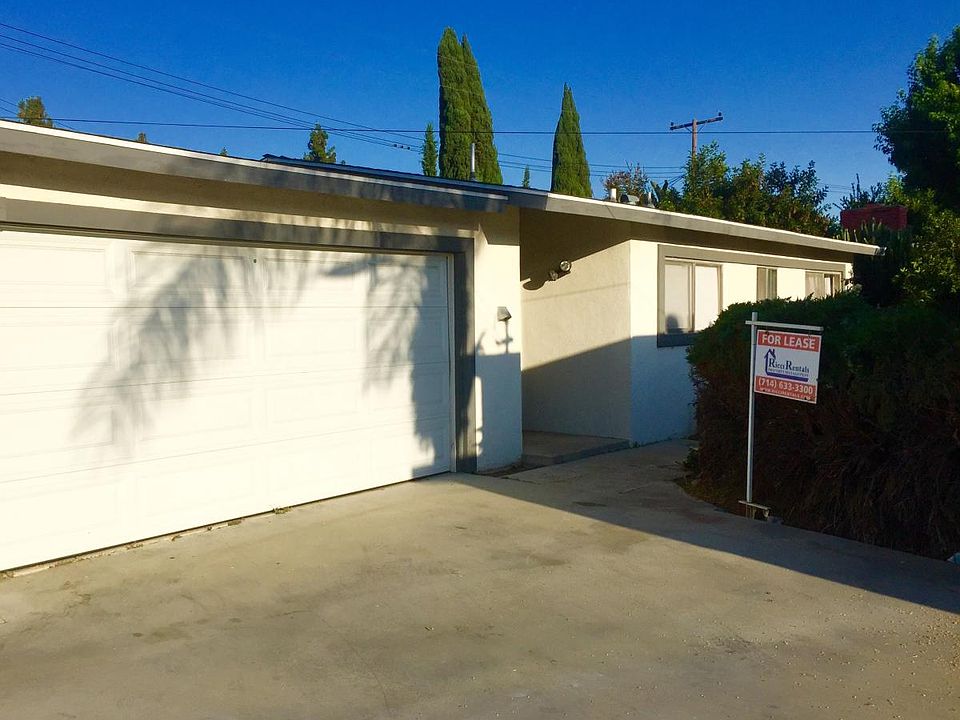 Front of House-2 car garage