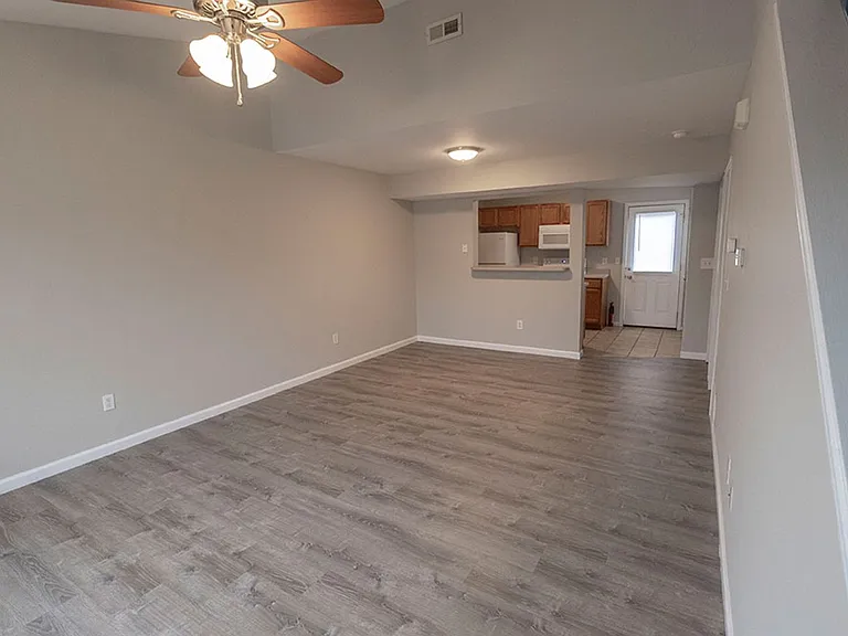 5808-5810 Canaveral Dr — Photo 2