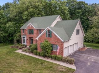 15 Victoria Ln, Morristown, NJ 07960