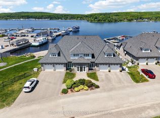 2 Beck Blvd #8, Penetanguishene, ON L9M2J4