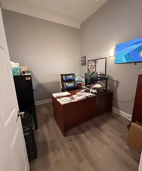 645 Norton St - Office Space — Photo 6