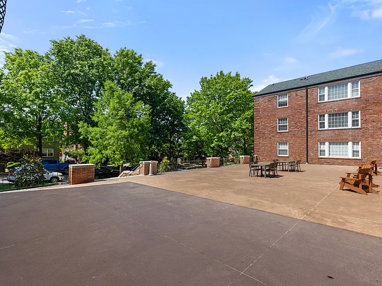 7517 Oxford Dr #2C — Photo 20