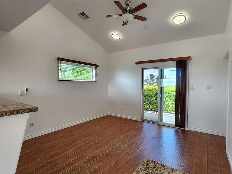 17118 Oak View Dr — Photo 8