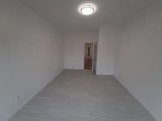 Rented by Jade Stone Real Estate Consulting | media 42