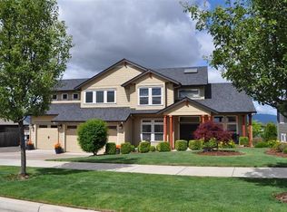 430 Lone Oak Dr, Medford, OR