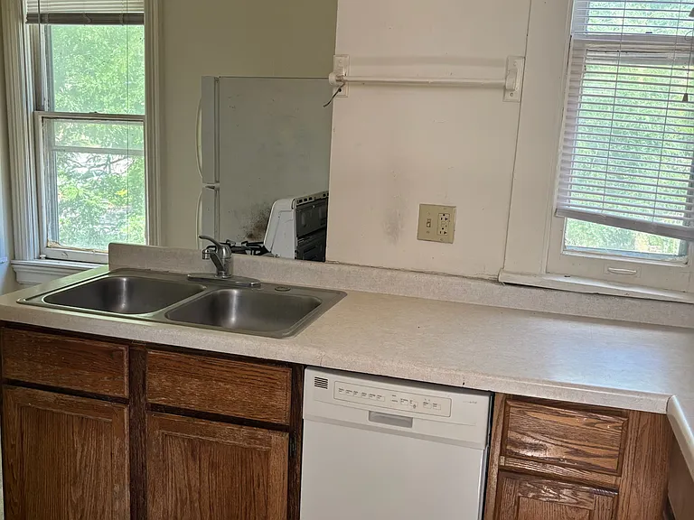 319 N Pinckney St #2 — Photo 24