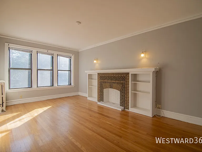 6055 N Hermitage Ave #1 — Photo 2