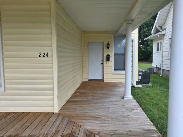 224 W Pearl St, Greenwood, IN 46142