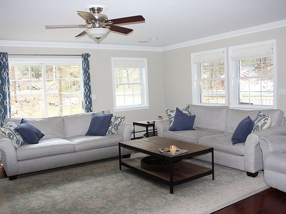 Spacious Family Room