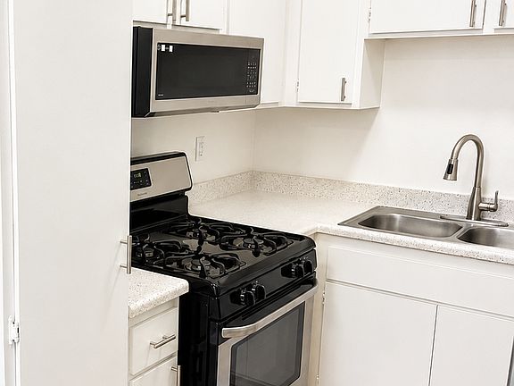 3rd image of 14805 Magnolia Blvd APT 112