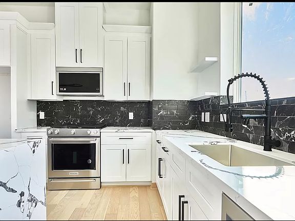 3rd image of 2724 Rosalie St