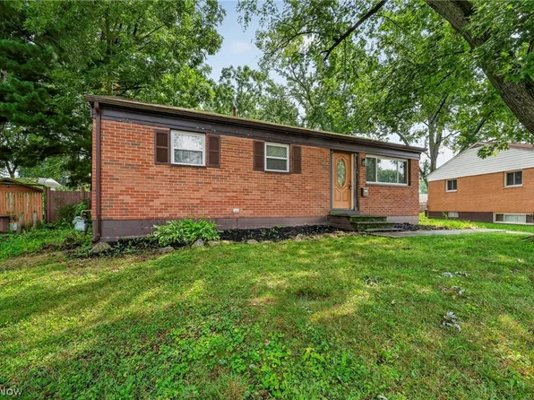 2514 Regentview St NE, Canton, OH 44705