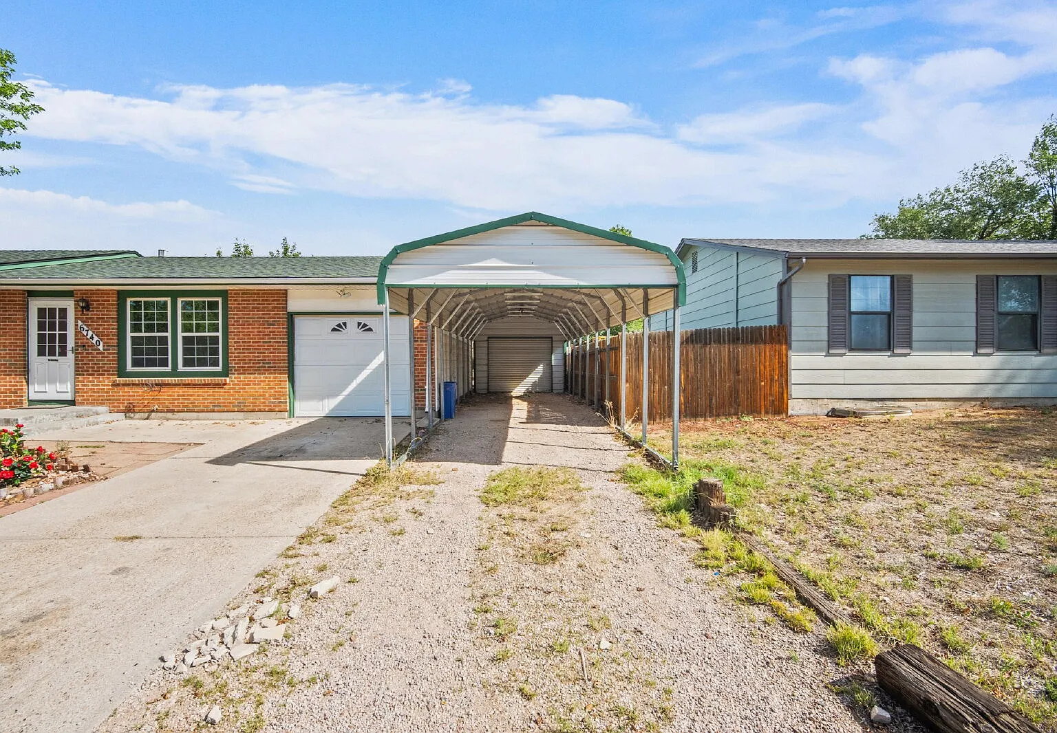 2 bed, 1.0 bath, 934 sqft, $1,600 — Photo 2