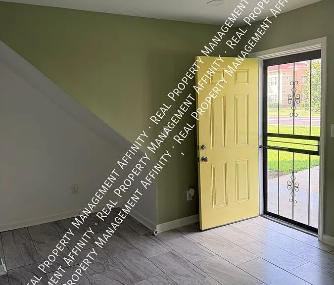 639 Mississippi Blvd #2 — Photo 2