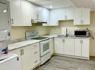 960 Winterton Way, Mississauga, ON L5V 1M6