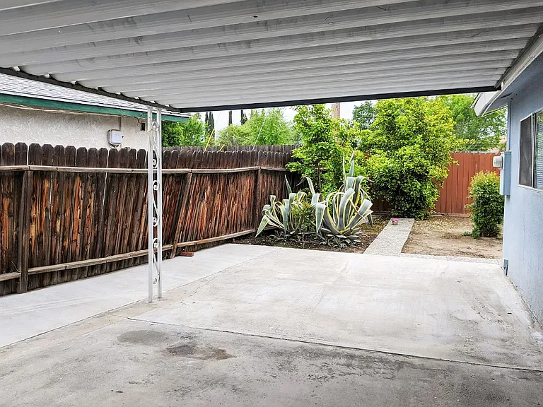 345 E Encore Dr — Photo 13