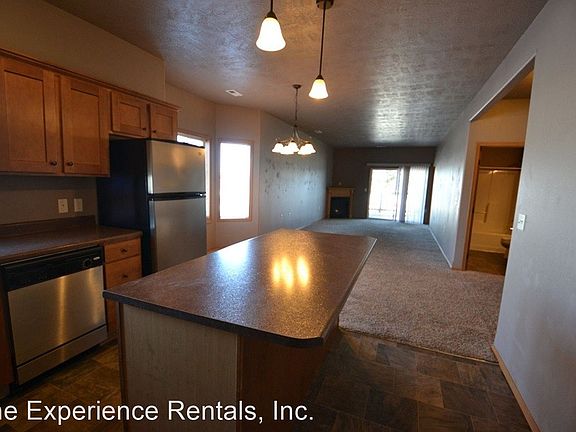 3rd image of 1105 E 73rd St APT 101