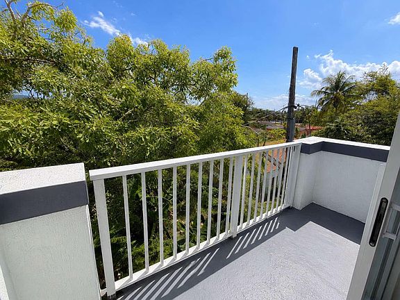 5th image of 7516 NE 1 Avenue #302