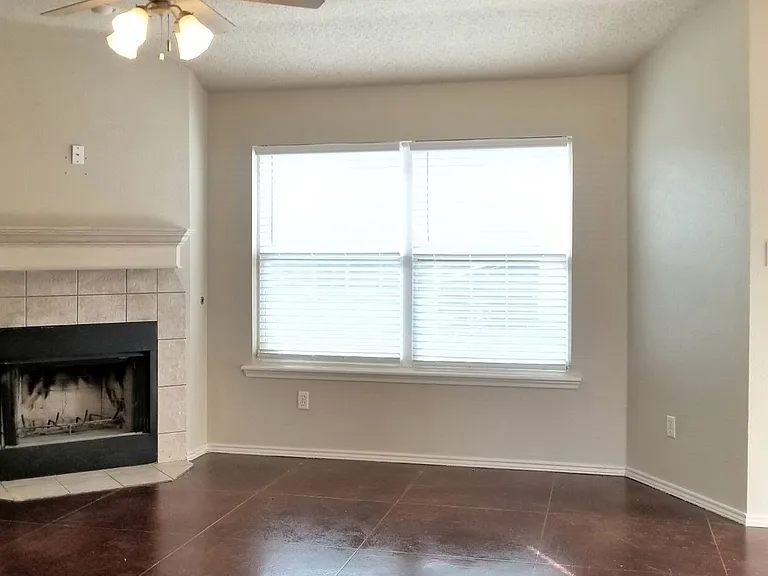 406 N Dover Ave — Photo 2