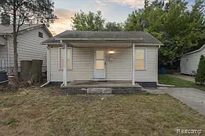 7028 Packard Ave