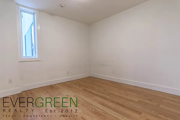 Rented by Evergreen Apartments BK | media 93
