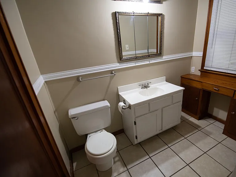 810 Illinois Ave — Photo 11