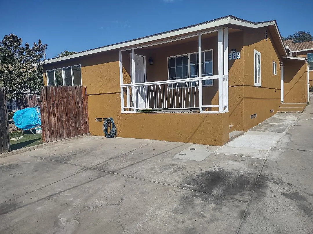 2 bed, 1100 sqft, $2,695 — Photo 2