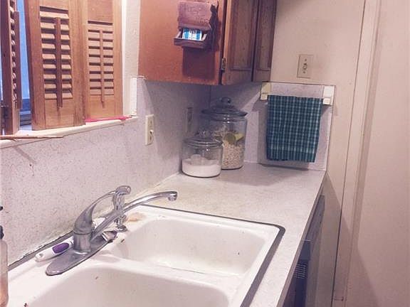 4th image of 4128 Astoria St