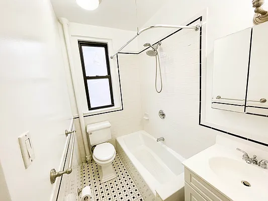 Rented by Corcoran | media 18