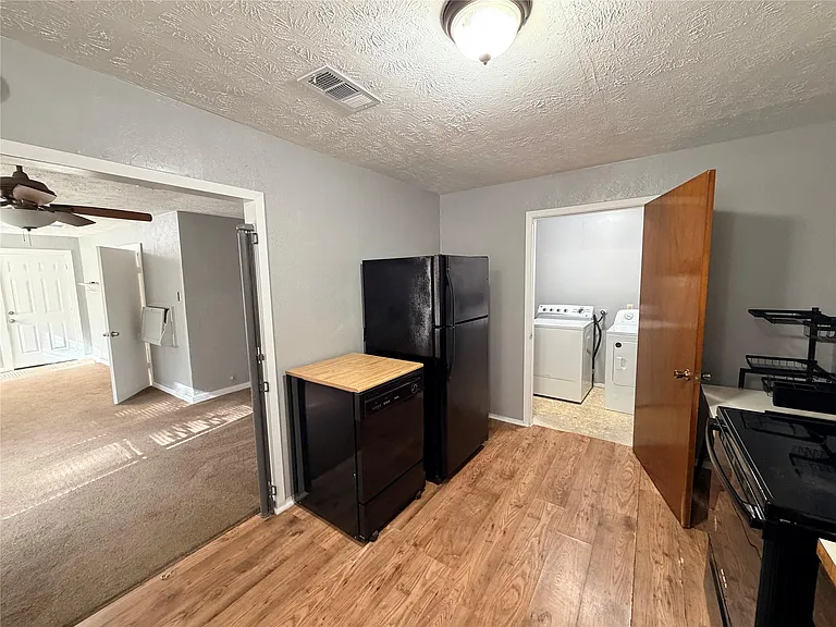 1322 Avenue N #B — Photo 12