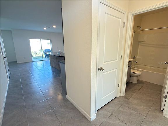 5th image of 33333 Field Maple Loop