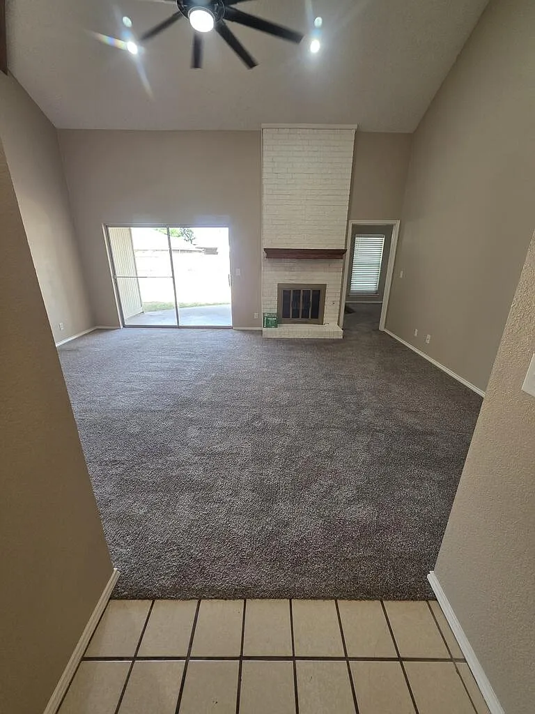 3 bed, 2.0 bath, 1711 sqft, $2,000 — Photo 3
