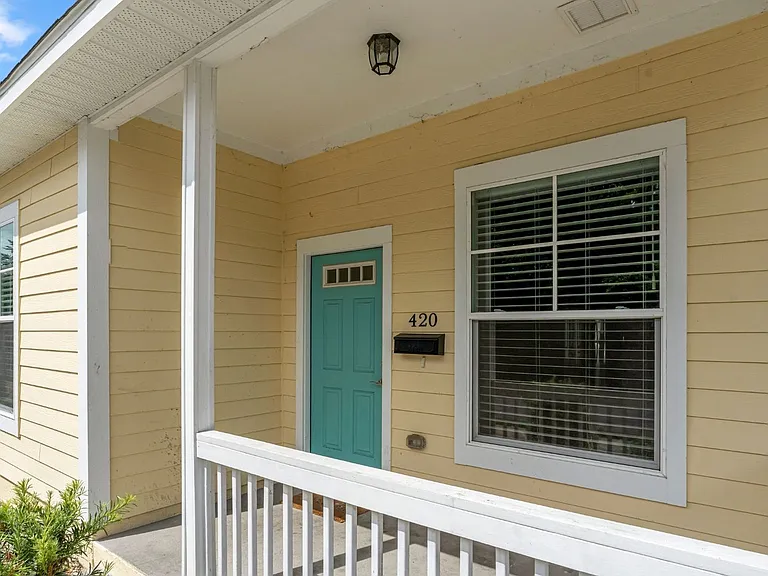 420 NW 1st St — Photo 4