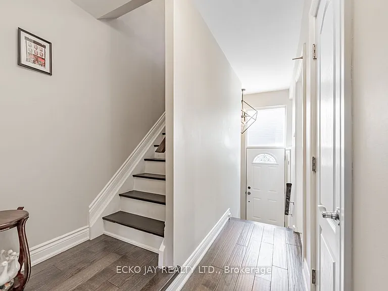 90 George Henry Blvd #17 — Photo 2