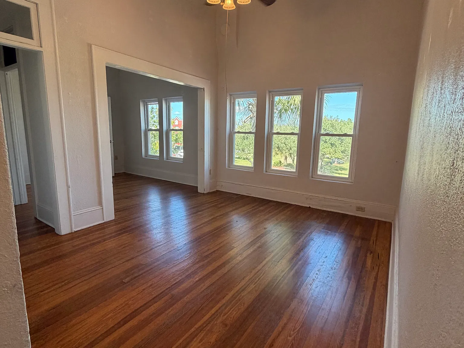 2 bed, 900 sqft, $1,500 — Photo 1