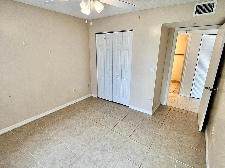 400 Crestwood Ct N #407 — Photo 25