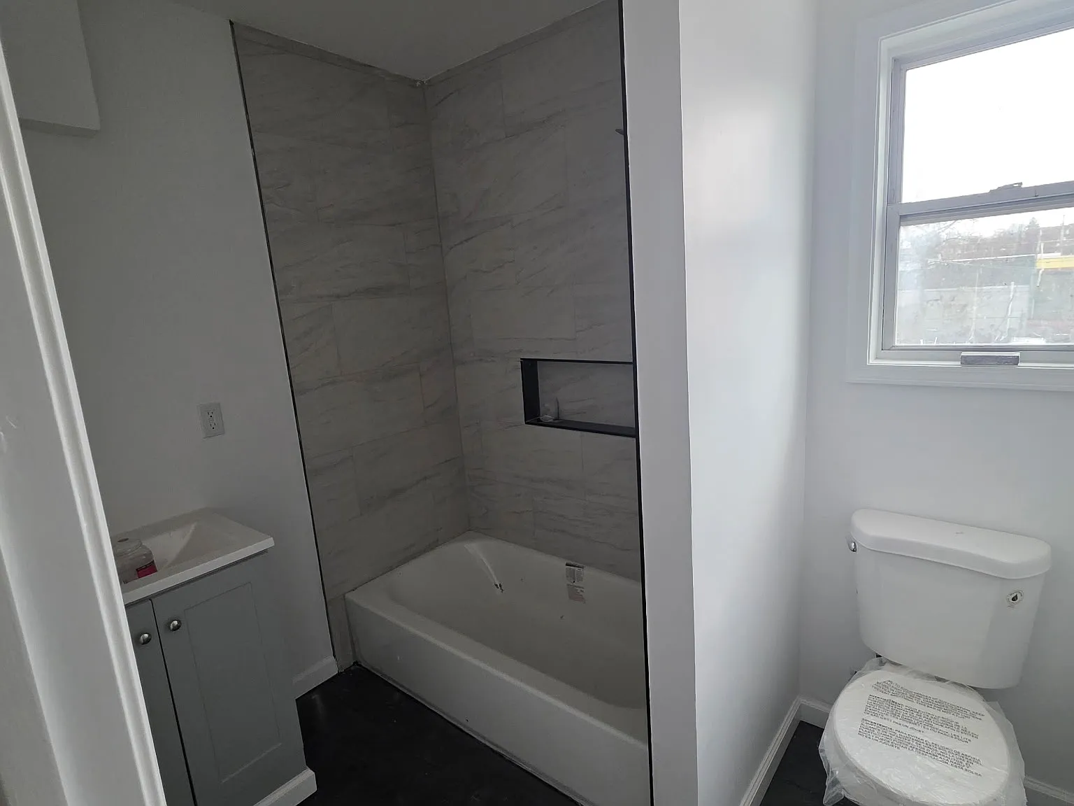 3 bed, 800 sqft, $1,400 — Photo 3