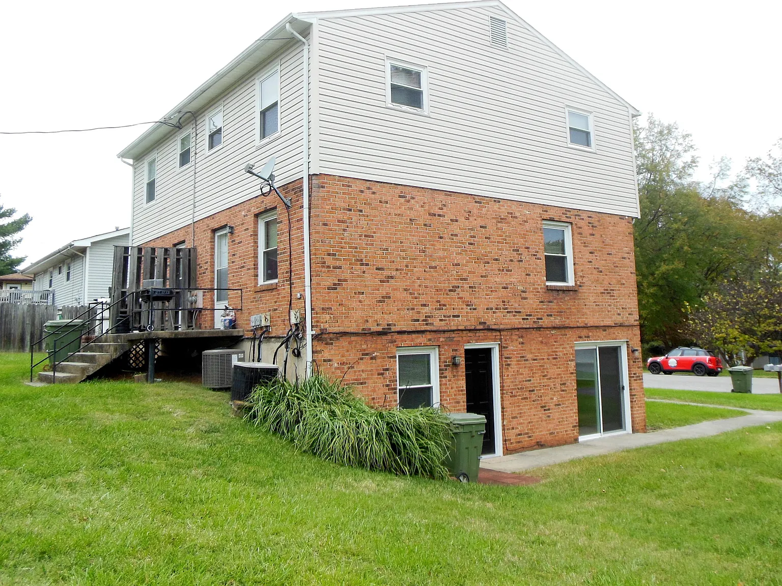 2 bed, 1.0 bath, 952 sqft, $1,199 — Photo 3