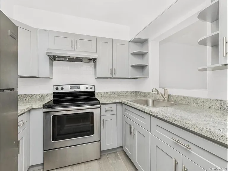 2169 Davidson Ave #1 — Photo 4