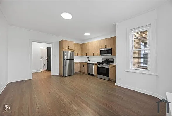 6511 N Leavitt St #3 — Photo 5