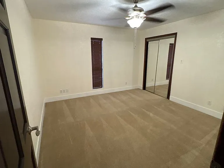 1317 Lexington Rd — Photo 16